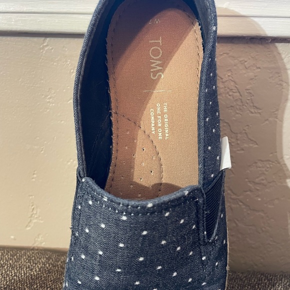 TOMS Espadrille Flats - Picture 3 of 6